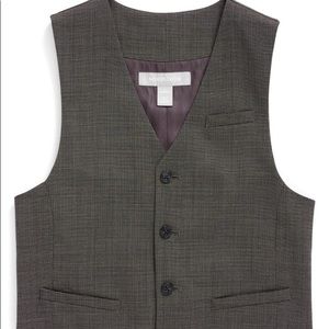 Almost new Nordstrom boys vest in size M (8/10)